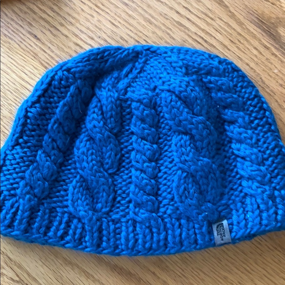 Women’s North Face beanie winter hat